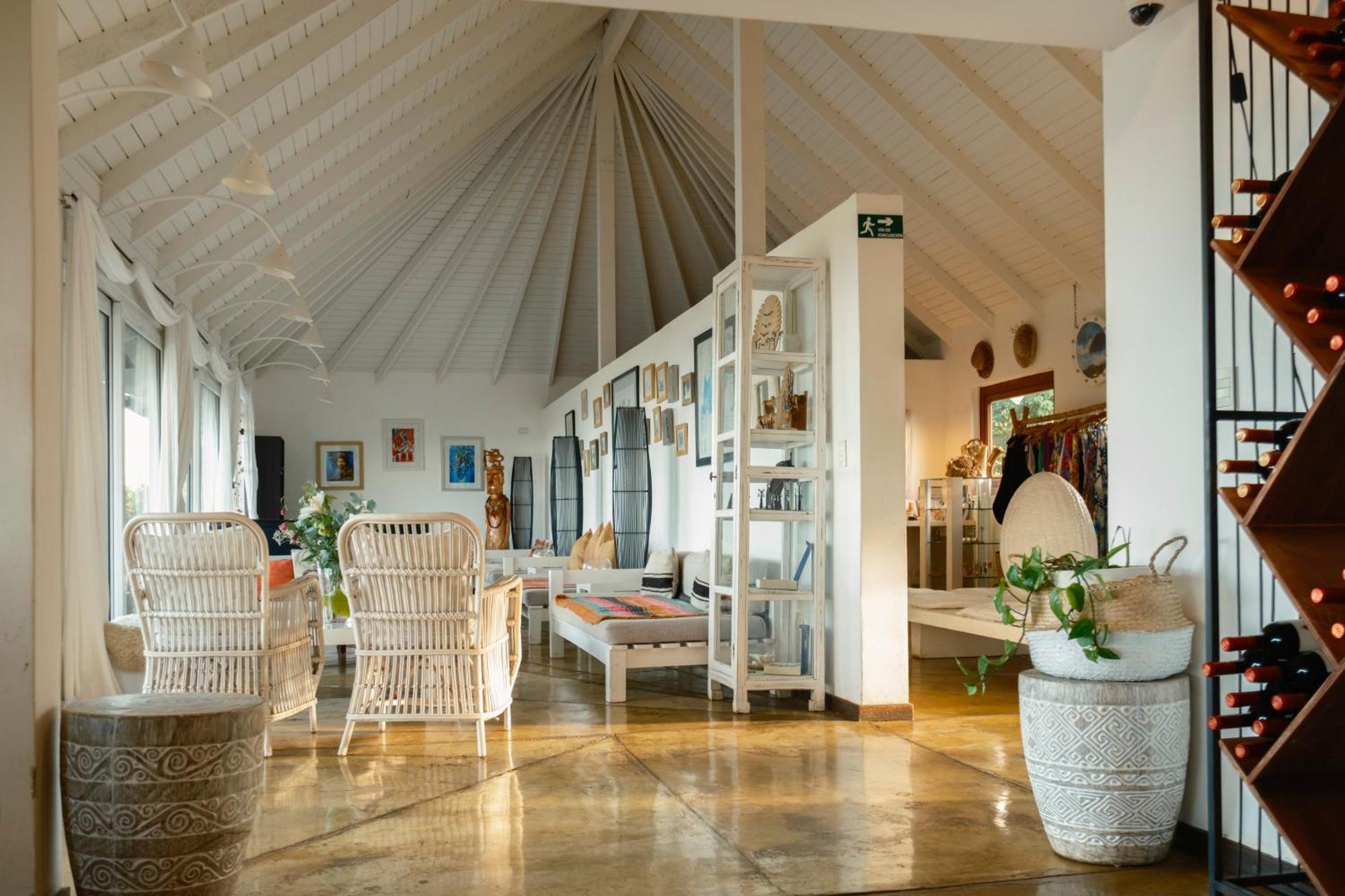 Altiplanico Rapa Nui Hotel Hanga Roa Bagian luar foto